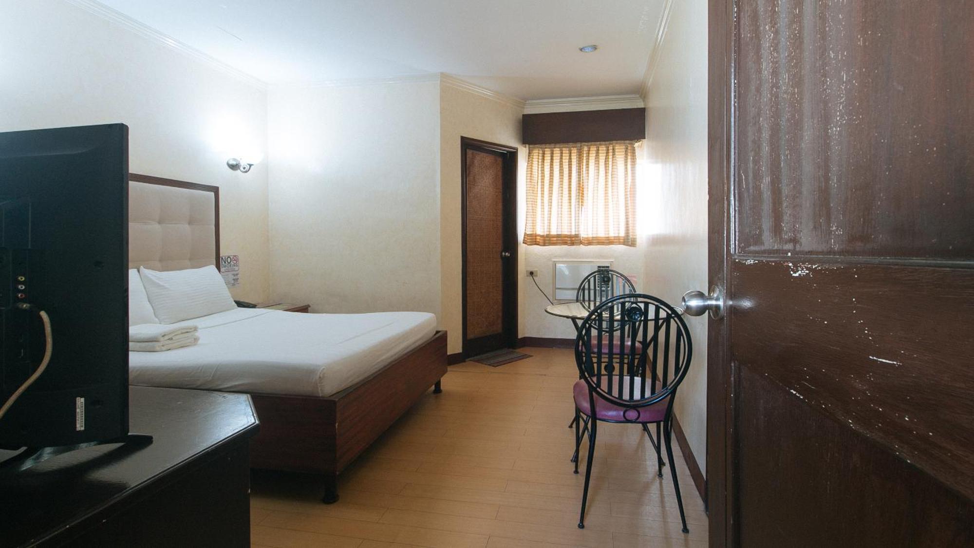 Capital O 740 Bliss Hotel Dau Mabalacat Exterior foto