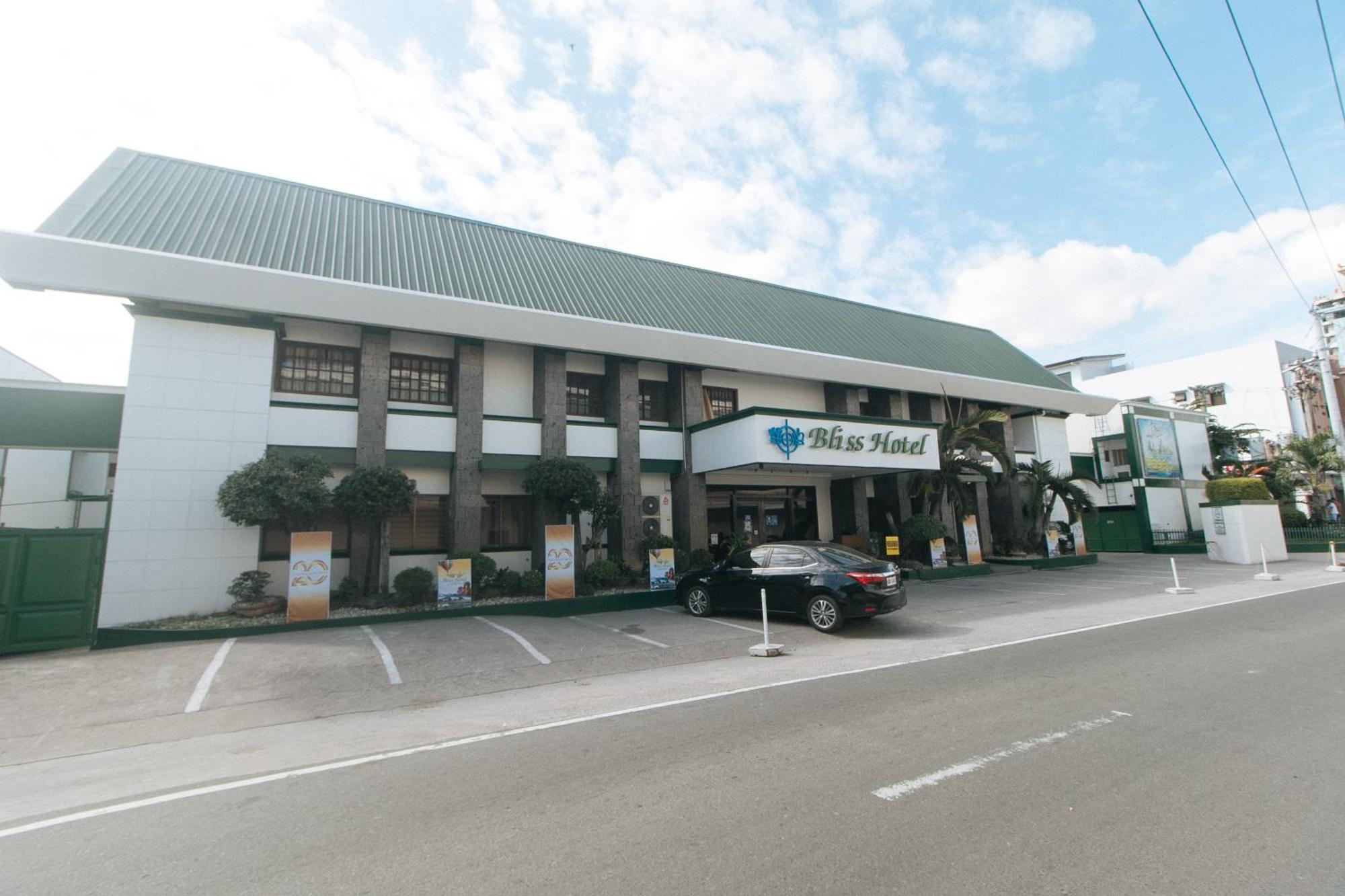 Capital O 740 Bliss Hotel Dau Mabalacat Exterior foto
