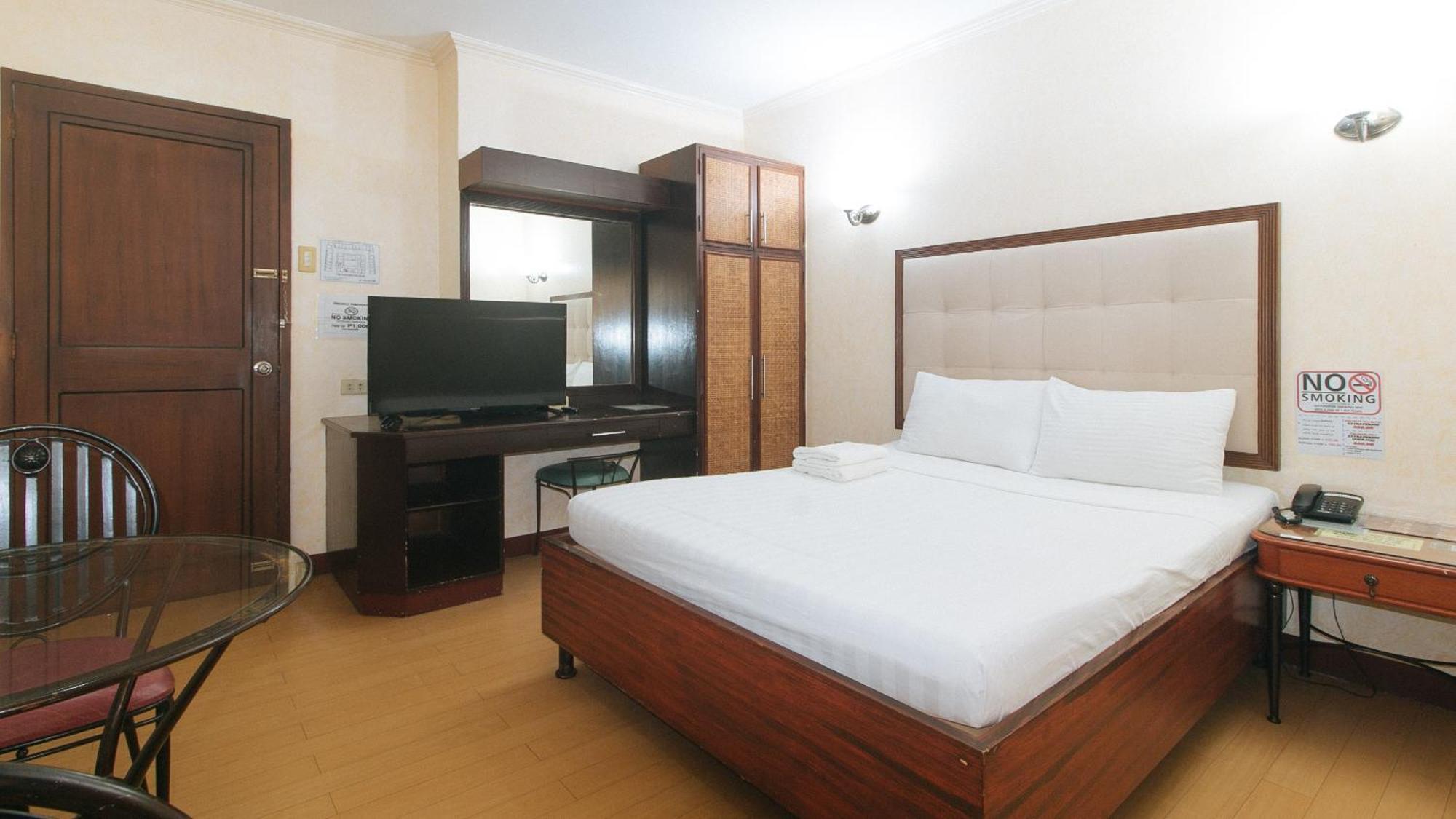 Capital O 740 Bliss Hotel Dau Mabalacat Exterior foto