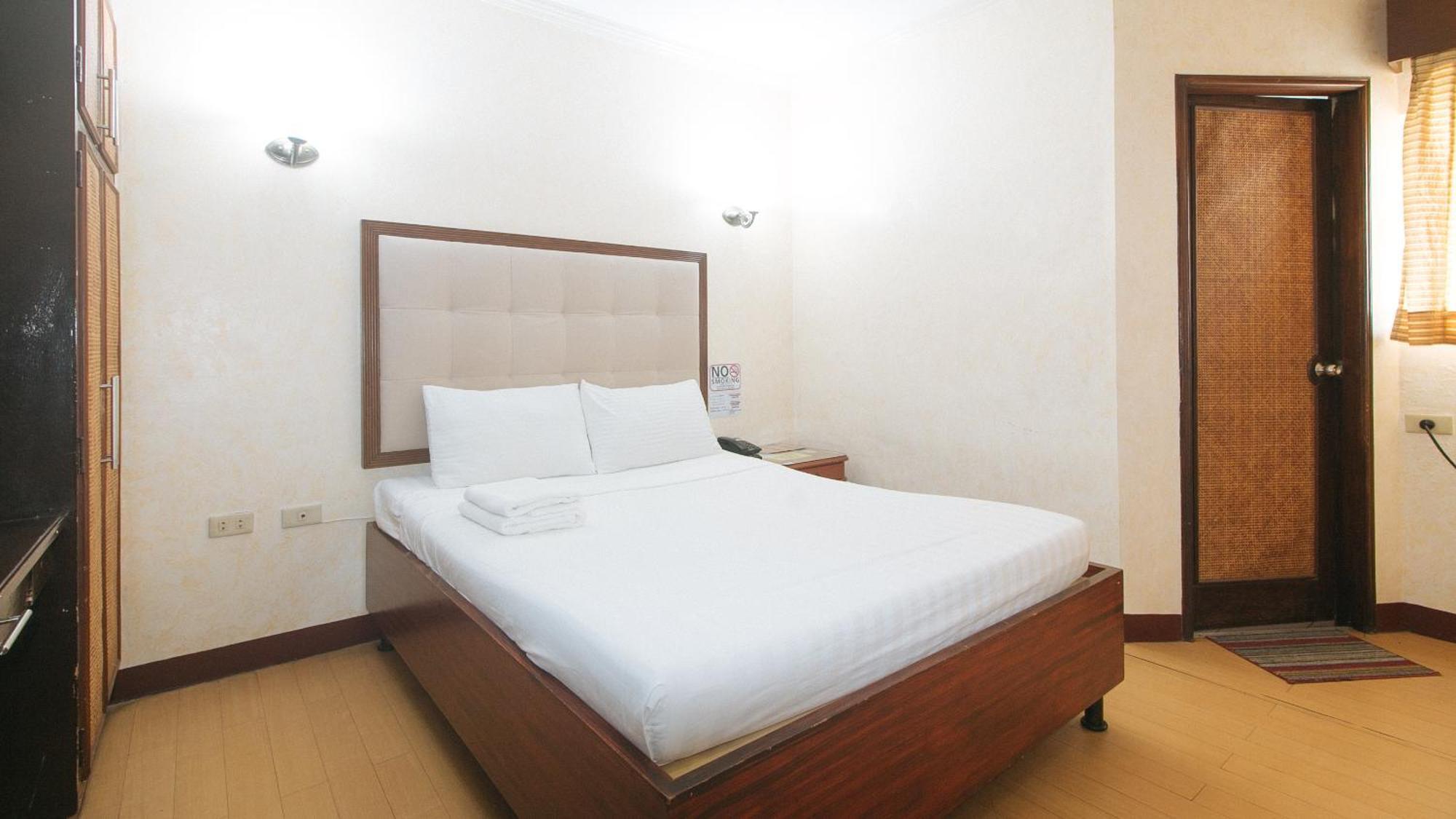 Capital O 740 Bliss Hotel Dau Mabalacat Exterior foto