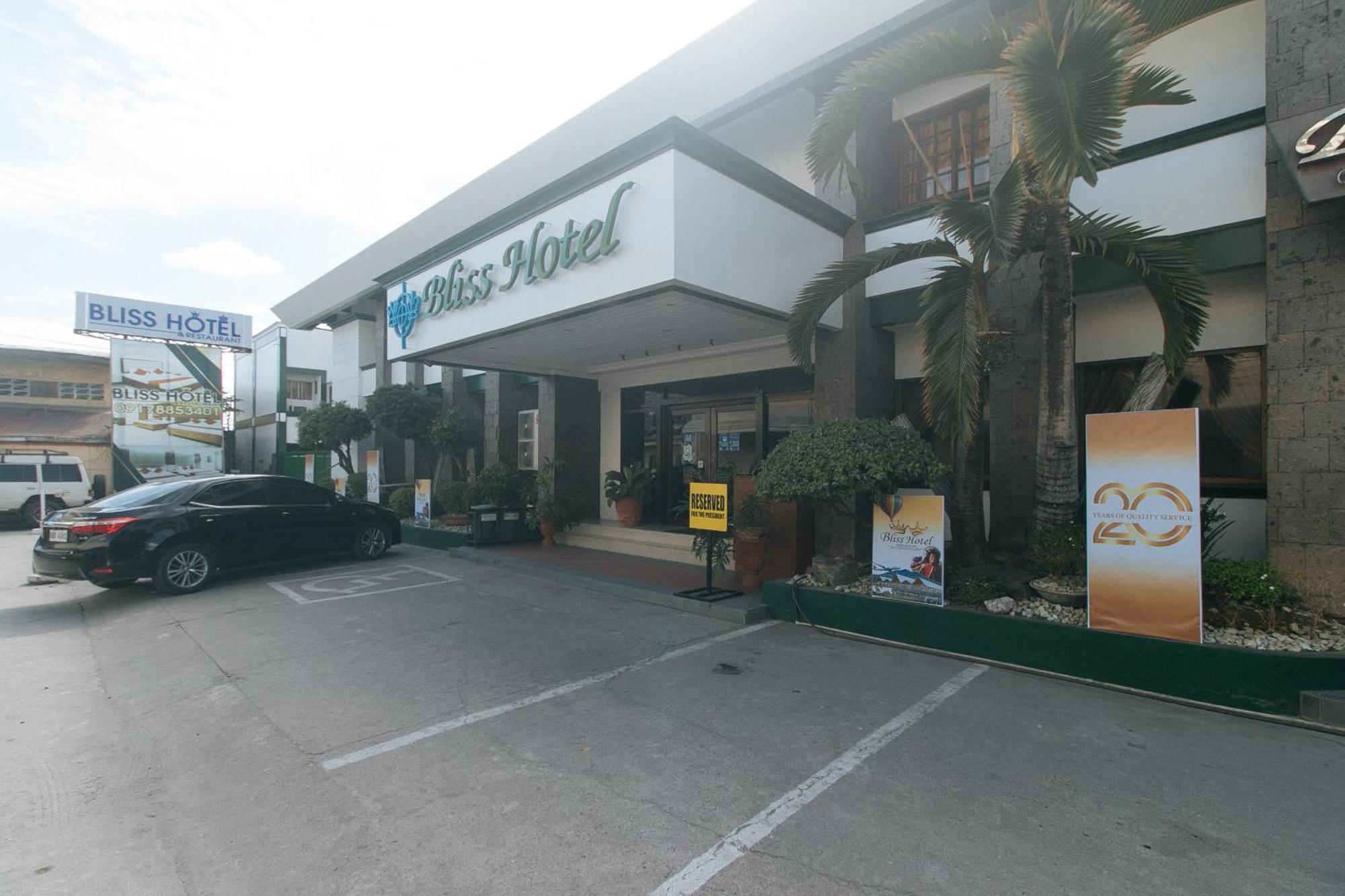 Capital O 740 Bliss Hotel Dau Mabalacat Exterior foto