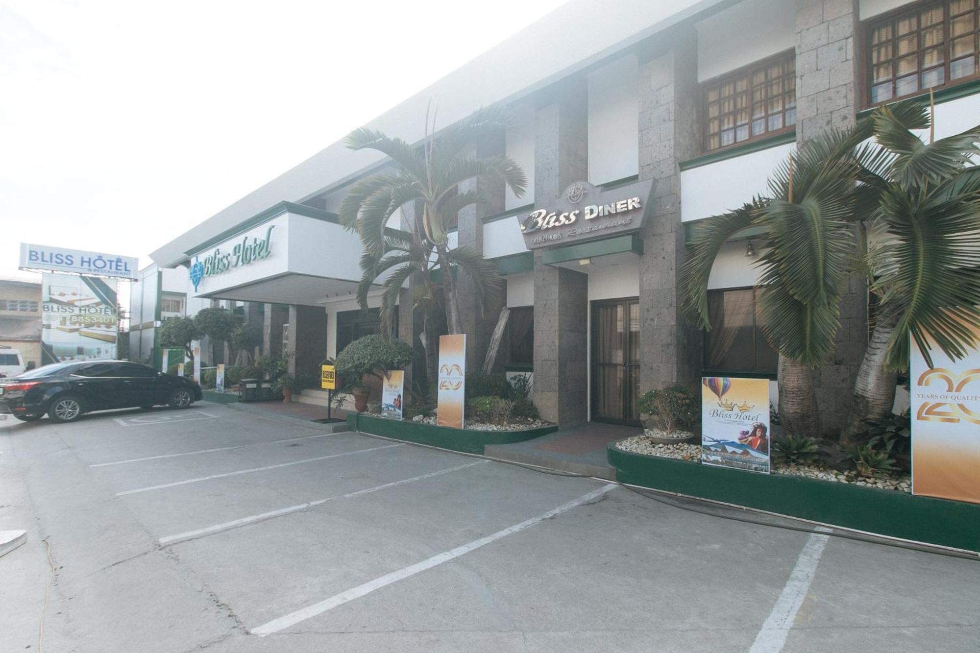 Capital O 740 Bliss Hotel Dau Mabalacat Exterior foto