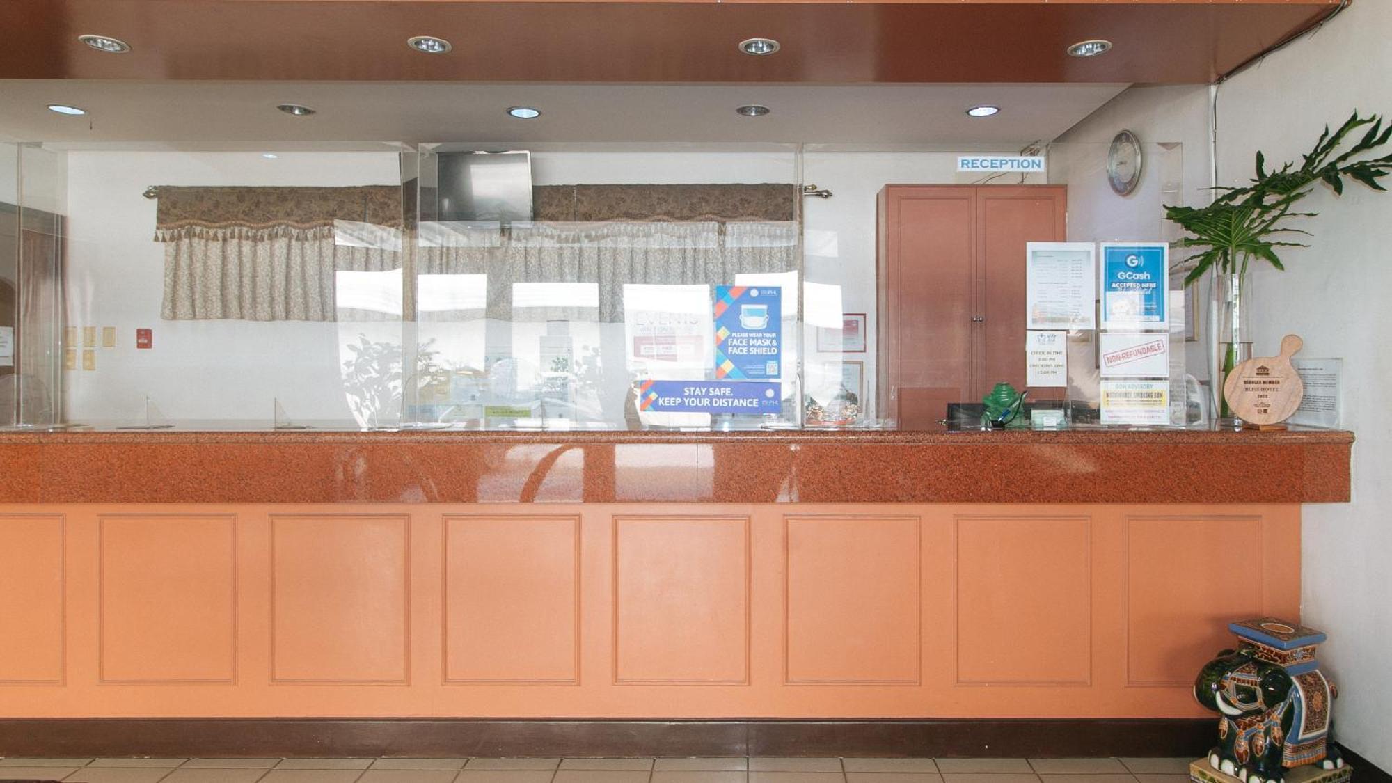 Capital O 740 Bliss Hotel Dau Mabalacat Exterior foto