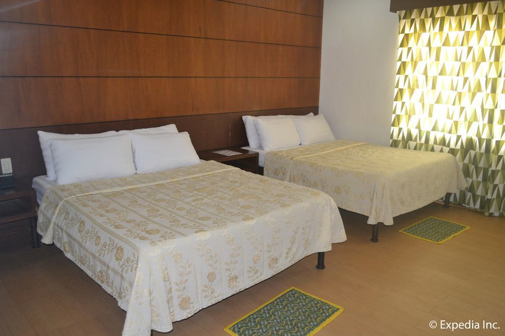 Capital O 740 Bliss Hotel Dau Mabalacat Exterior foto