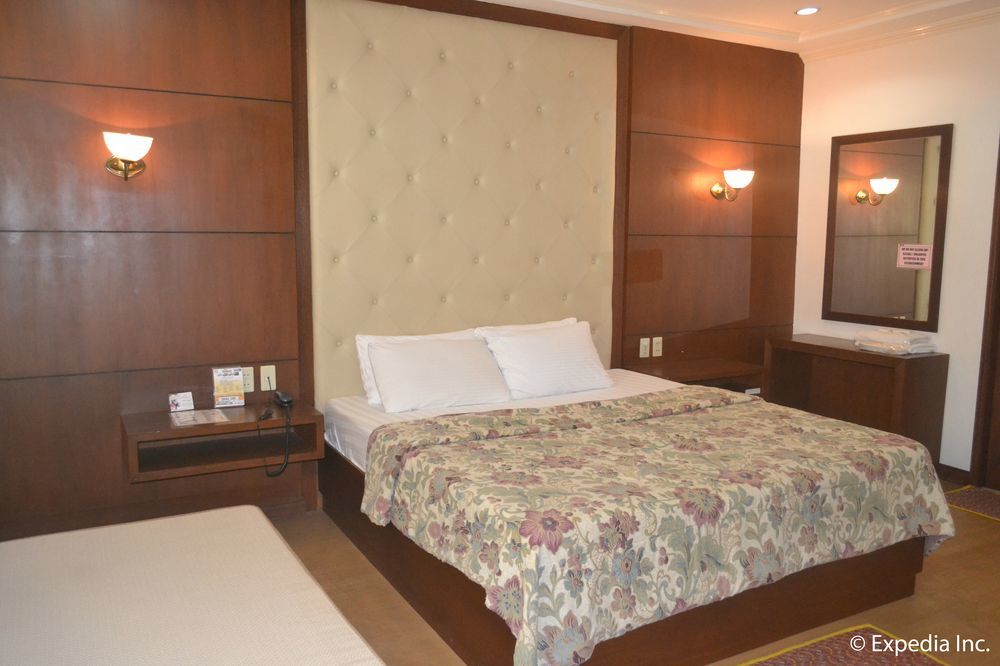 Capital O 740 Bliss Hotel Dau Mabalacat Exterior foto