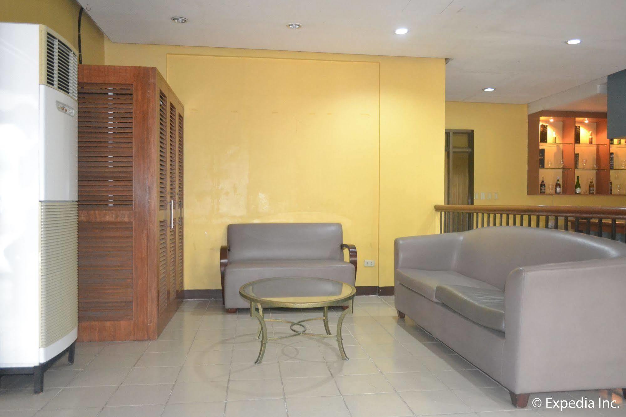 Capital O 740 Bliss Hotel Dau Mabalacat Exterior foto