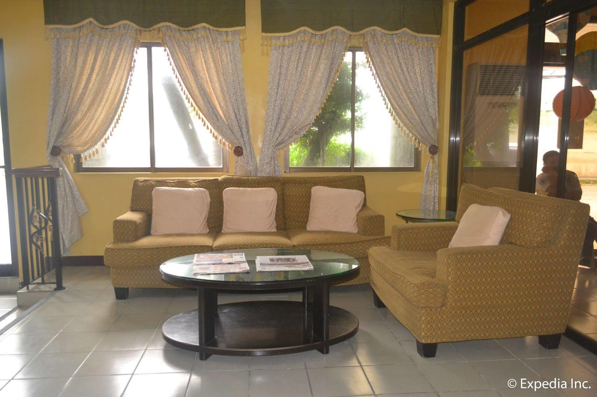 Capital O 740 Bliss Hotel Dau Mabalacat Exterior foto
