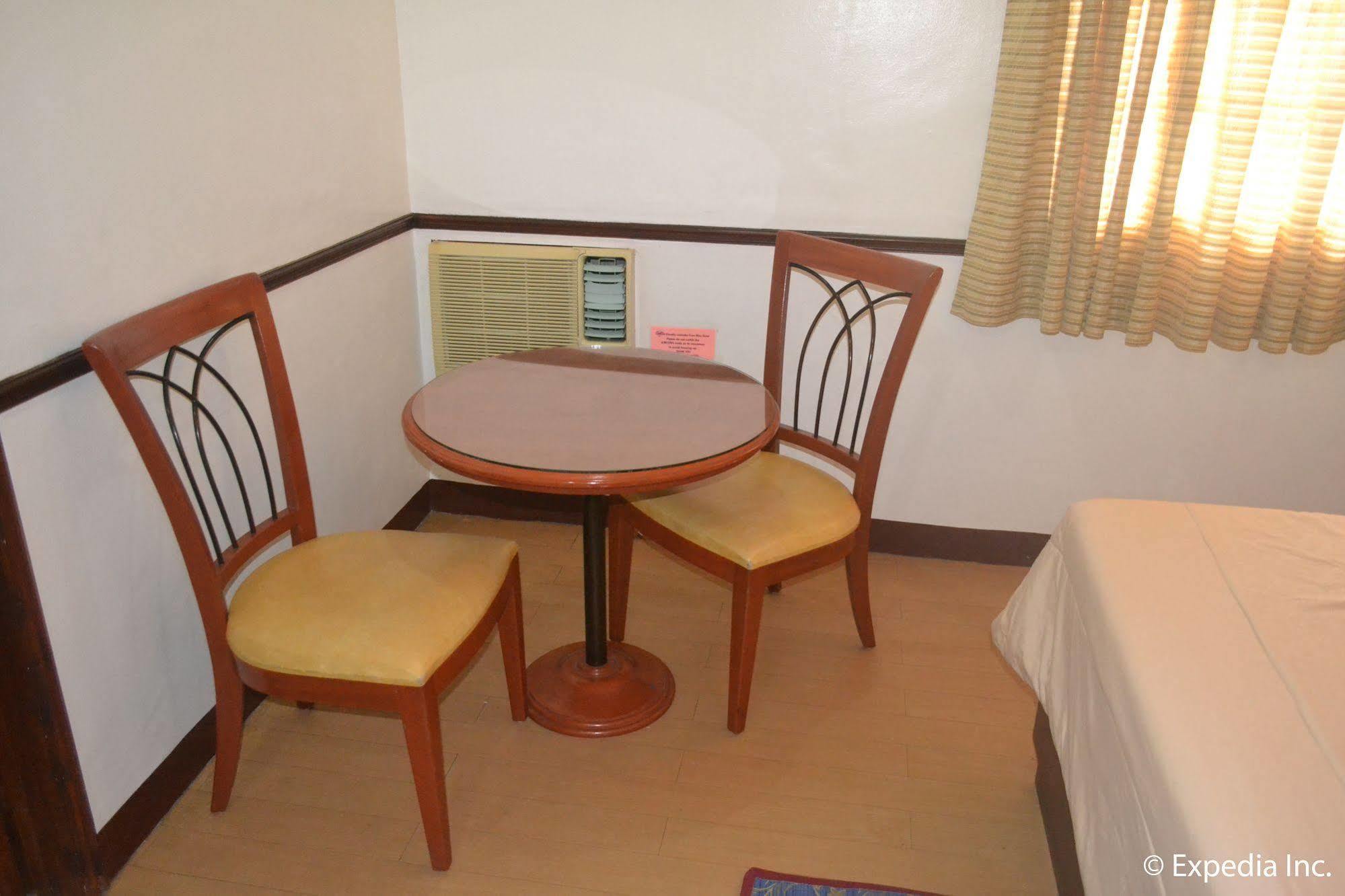 Capital O 740 Bliss Hotel Dau Mabalacat Exterior foto