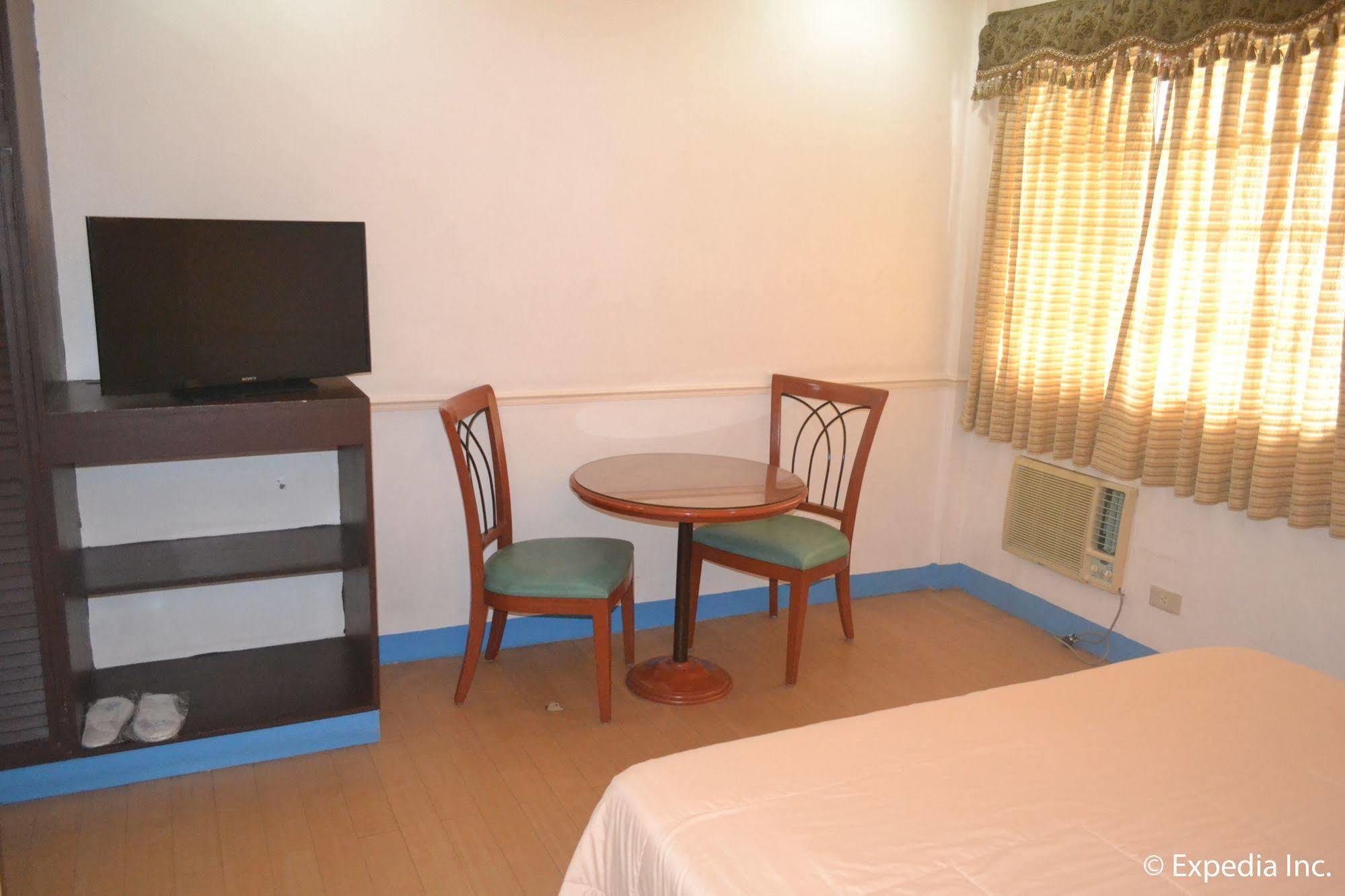 Capital O 740 Bliss Hotel Dau Mabalacat Exterior foto