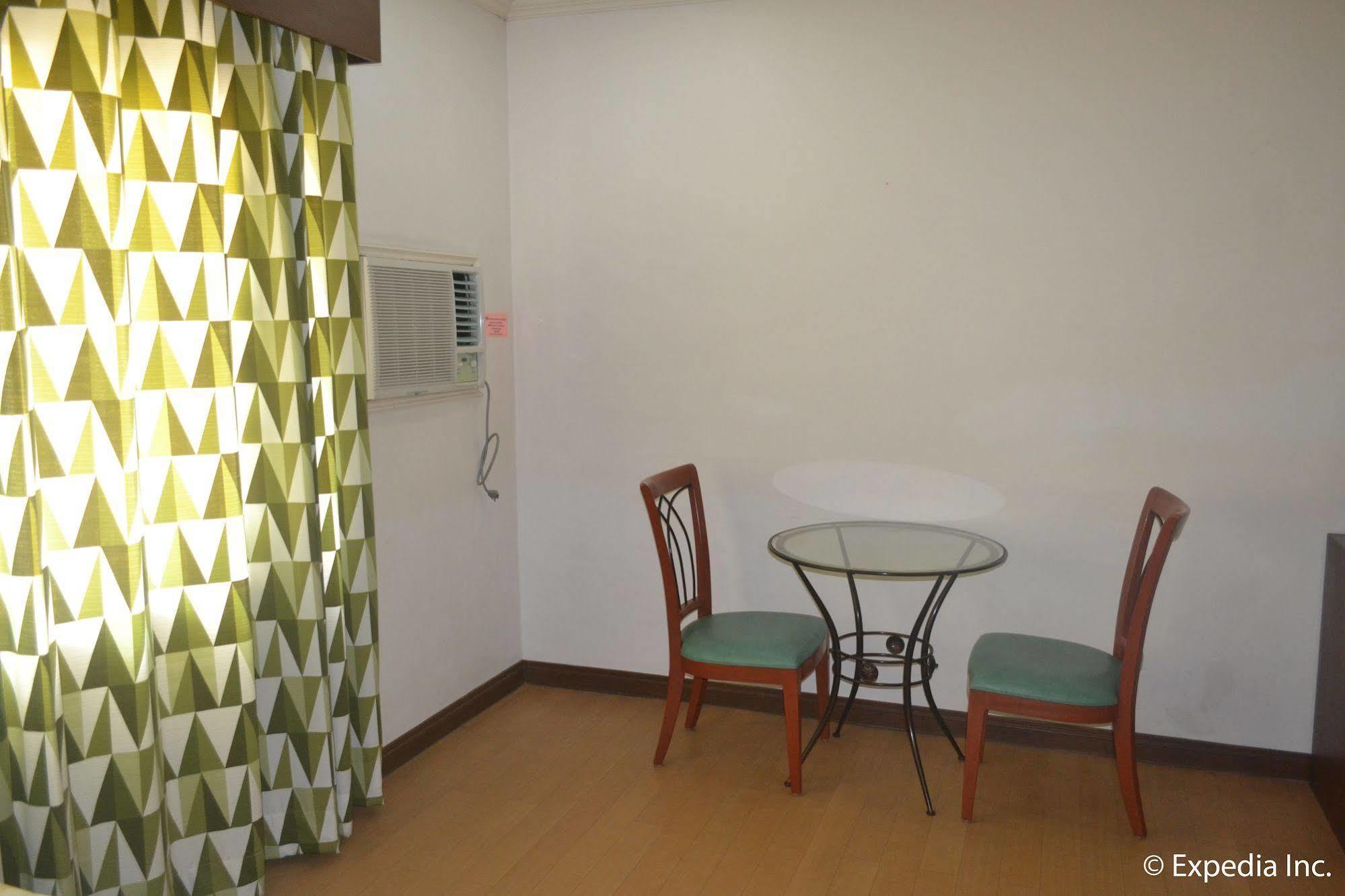 Capital O 740 Bliss Hotel Dau Mabalacat Exterior foto