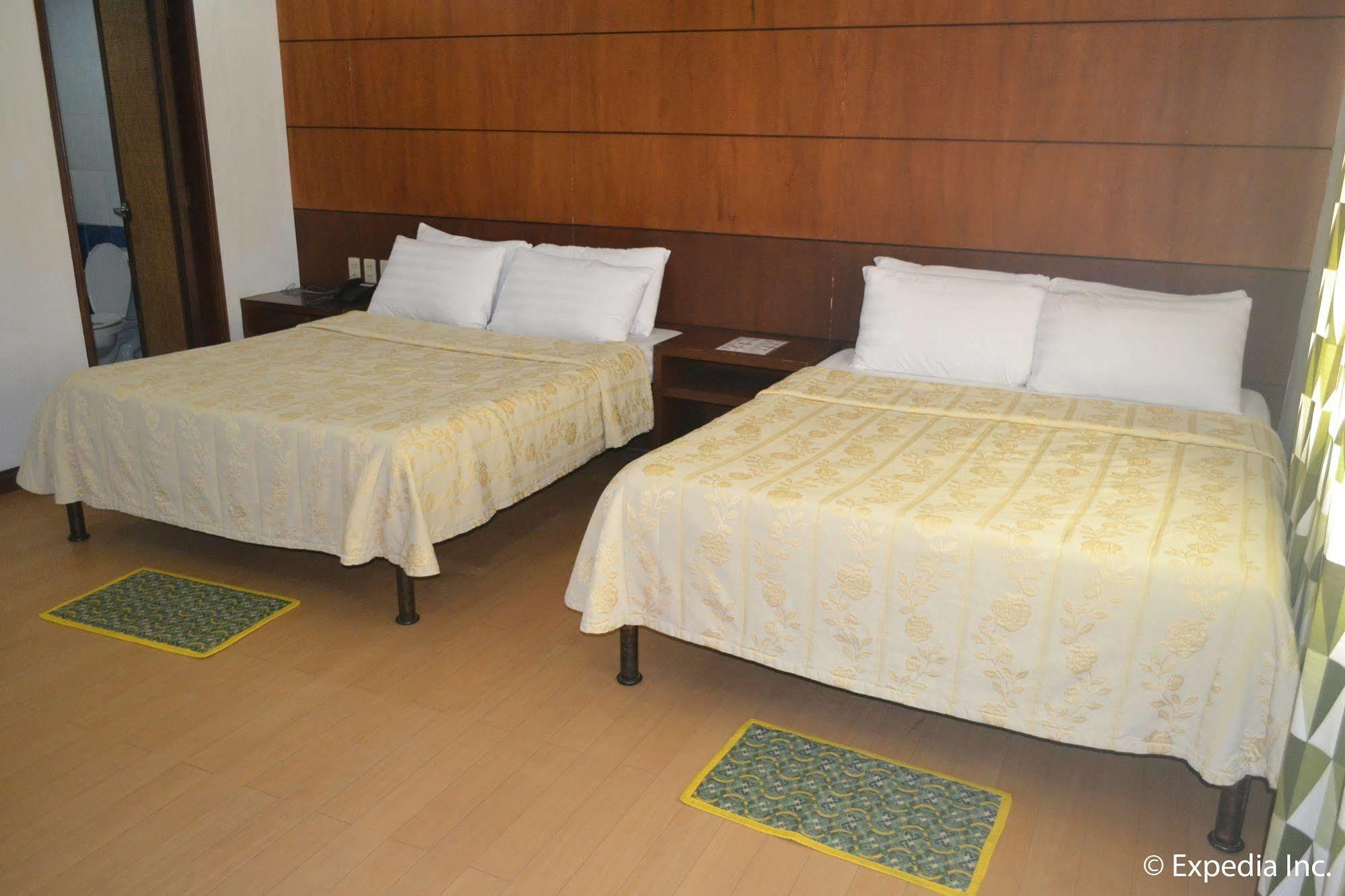Capital O 740 Bliss Hotel Dau Mabalacat Exterior foto